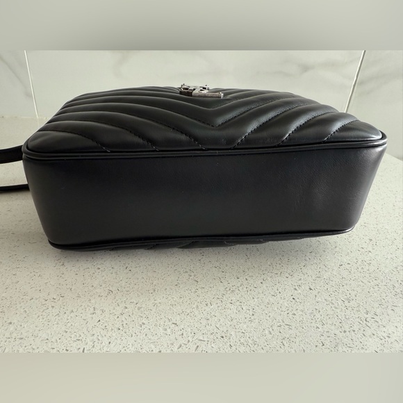 YSL Saint Laurent Lou Quilted Black Calfskin Leather Camera Bag - Picture 6 of 12
